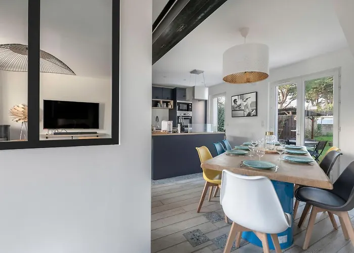 Holiday home Belle Maison Pour 11 - Jardin - Detente